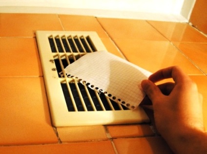Ventilarea în toaletă cu mâinile sale naturale și forțată (lor) Ventilarea în toaletă cu mâinile sale naturale și forțată