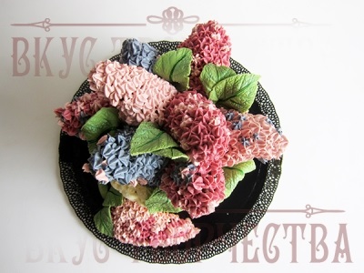 buchet tort vertical de liliac (lila) buchet tort vertical de lilacs