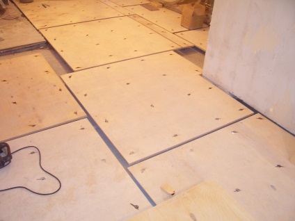 Nivelarea podea cu placaj modul de a face propriile lor mâini, fără întârziere, video, manuale (mâini) Nivelarea podea cu placaj modul de a face propriile lor mâini, fără întârziere, video management