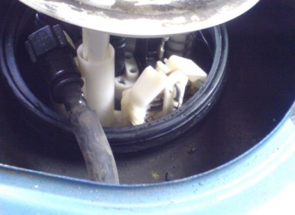 Înlocuirea filtrului de carburant Nissan Nout (rezolvat) - 1 răspuns (Nissan) Înlocuirea filtrului de carburant Nissan Nout (rezolvat) - 1 răspuns