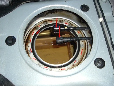 Înlocuirea filtrului de carburant Nissan Almeria (Nissan) Înlocuirea filtrului de carburant Nissan Almera