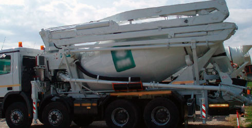 Mixer cu o pompă de beton (cu pompă de beton malaxor camion) Cisternă cu pompă de beton