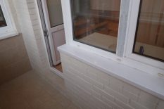Cum să picteze zidul de cărămidă pe balcon (pentru a picta) Cum să picteze zidul de cărămidă pe balcon