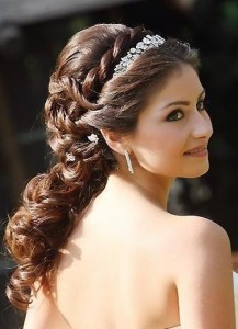 Cum sa faci o coafura în stil grecesc 4 opțiuni elegante - 101 de păr (stil) Cum sa faci o coafura în stil grecesc 4 opțiuni elegante - 101 salon de coafura