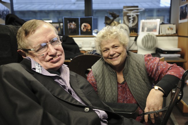 Ca Stephen Hawking a fost capabil să trăiască mai mult de 70 de ani cu boala Lu Geriga în știrile despre știință