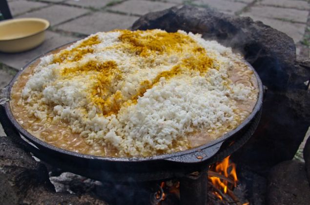 Cum de a găti mâncăruri de orez etnic (părea să sortați clătire) Cum de a găti mâncăruri de orez etnice