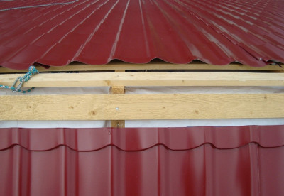 Acoperișul construcției metalice a experienței personale (instrucțiuni pas cu pas) (aerisiți spațiul acoperișului) Acoperișul construcției metalice a experienței personale (instrucțiuni pas cu pas)