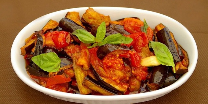 tocană de legume cu vinete și dovlecei rețete pentru fel de mâncare delicios (gătit) tocană de legume cu vinete și dovlecei rețete pentru mâncăruri delicioase