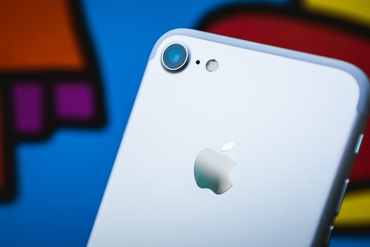 De ce toată generația de iPhone sunt atât de scumpe - Apple a fost angajat a dezvăluit secretul secolului 21 (scump) De ce toată generația iPhone sunt atât de scumpe - Apple a fost angajat a dezvăluit secretul secolului 21