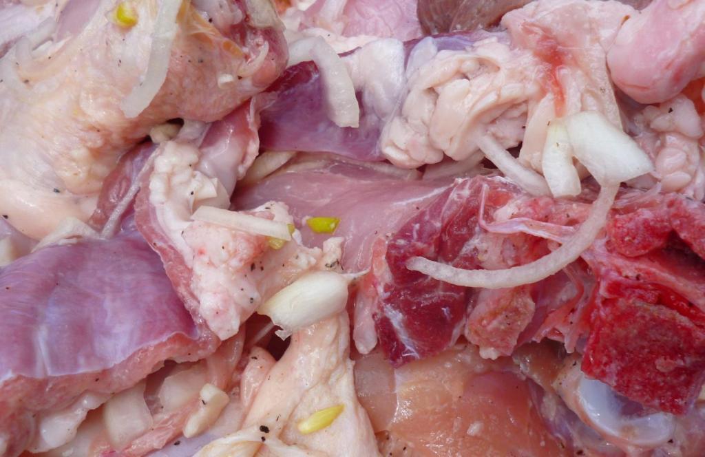 Sach (bucătăria balcanică) (un vin alb usturoi) Sach (bucătăria balcanică)