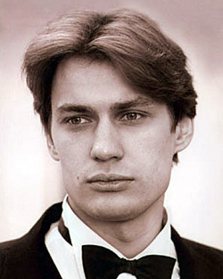 Aleksandr Volkov Am o soție și una pentru viață (Alexander Volkov) Aleksandr Volkov Am o soție și una pentru viață