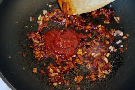 Burger american cu carne de pui si bacon, sos de gratar de casă - Andy Chef - un blog despre mâncare și (grătar) Burger american cu carne de pui si bacon, sos de gratar de casă - Andy Chef - un blog despre mâncare și