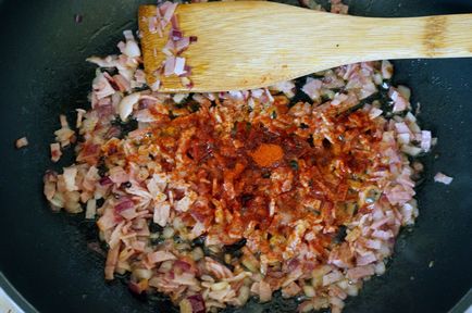 Burger american cu carne de pui si bacon, sos de gratar de casă - Andy Chef - un blog despre mâncare și (sosul) Burger american cu carne de pui si bacon, sos de gratar de casă - Andy Chef - un blog despre mâncare și