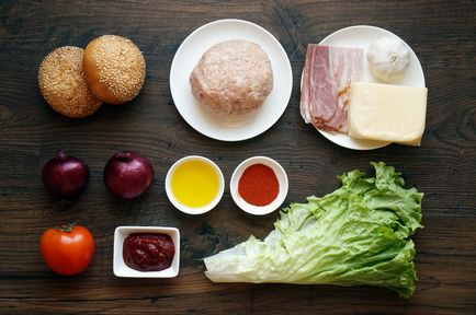 Burger american cu carne de pui si bacon, sos de gratar de casă - Andy Chef - un blog despre mâncare și (grătar) Burger american cu carne de pui si bacon, sos de gratar de casă - Andy Chef - un blog despre mâncare și