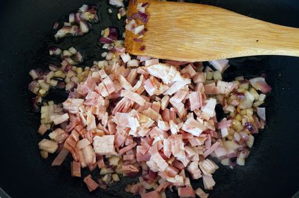Burger american cu carne de pui si bacon, sos de gratar de casă - Andy Chef - un blog despre mâncare și (sosul) Burger american cu carne de pui si bacon, sos de gratar de casă - Andy Chef - un blog despre mâncare și