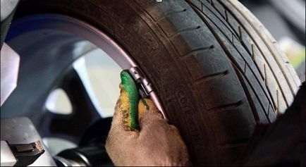 echilibrarea roților, este important să știți (echilibrare stativ roata de acționare de sarcină a vehiculului) echilibrarea roților, este important să știi