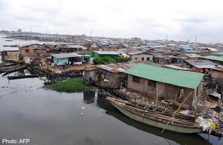 Negru Veneția (Lagos Makoko- Water) negru Veneția