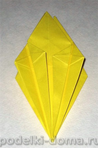 Iris flori din hartie (origami), o cutie de idei și ateliere de lucru (pliat) Iris flori din hartie (origami), o cutie de idei și ateliere
