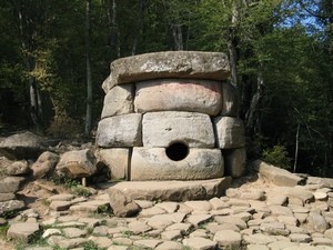 Dolmens Krasnodar și Gelendzhike (dolmene) Dolmens în Krasnodar și Gelendzhik