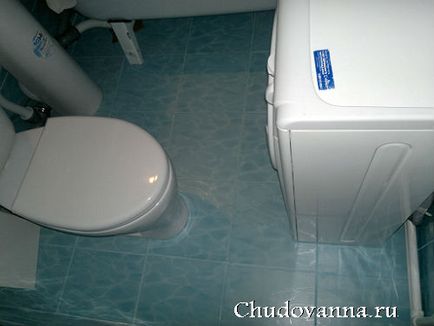O baie renovata amenajat cu gresie - baie miracol lagună (una) O baie renovata amenajat cu gresie - baie miracol lagună