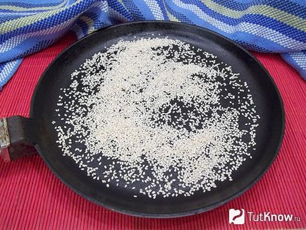 Cum de a prăji semințele de susan în mod corespunzător și de ce (friptură de susan) Cum de a prăji semințele de susan în mod corespunzător și de ce
