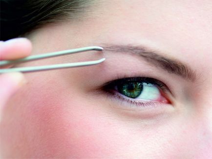 Cum de a smulge sprancenele sfaturi artist profesionist make-up (dreapta spranceana smulgere) Cum să smulgă sfaturi sprâncene make-up artist profesionist