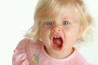 Cum de a calma copilul agresiv (de agresiune copii provoacă atacuri de a lupta) Cum de a calma copilul agresiv