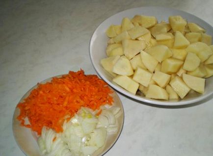 tocană de pui cu cartofi (cartofi) tocană de cartofi cu carne de pui
