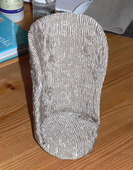 Scaunul Puppet dintr-o sticlă de plastic (scaunul unei sticle de plastic) Scaunul Puppet dintr-o sticlă de plastic