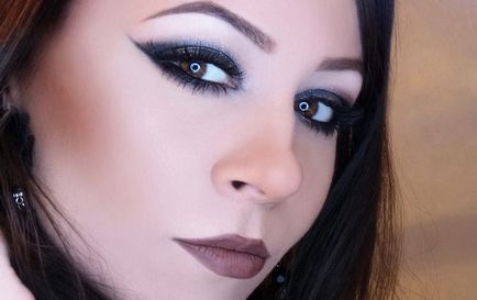 Machiaj Smokey pas cu gheață fotografii pas cu pas și video (pas cu pas) Machiaj Smokey pas de gheață de fotografii și clipuri video pas