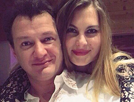 Marat, Bashar și soția sa de drept comun decis să nu ascundă adevărul mai bine (Bashar) Marat, Bashar și soția sa de drept comun a decis să nu se mai ascundă adevărul