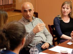 Banii sunt sau sunt, club de comunicare engleză (engleză) Banii sunt sau sunt, club de comunicare engleză