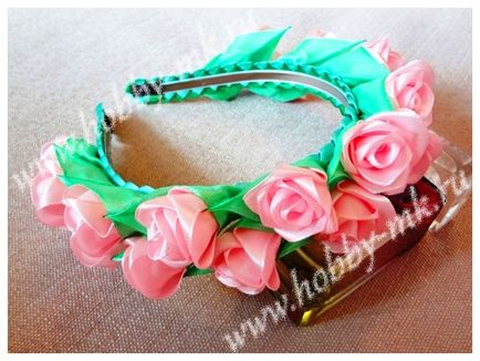 Muchia mici trandafiri kanzashi - microni (trandafir) Muchia trandafiri mici kanzashi - MK