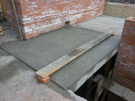 Cofraje pentru tavan monolitic cu mâinile (lui) Cofraje pentru tavan monolitic cu mâinile sale