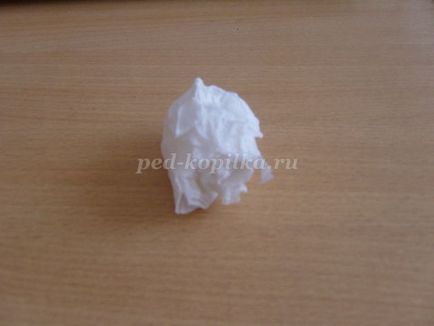 Bujorii de șervețele de hârtie cu mâinile lor (lor) Bujorii de șervețele de hârtie cu mâinile lor