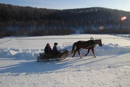 Farmecul vieții rurale în Urali de Sud, Awara (Azikeevo se află fundul văii) Farmecul vieții rurale din Urali de Sud, Awara
