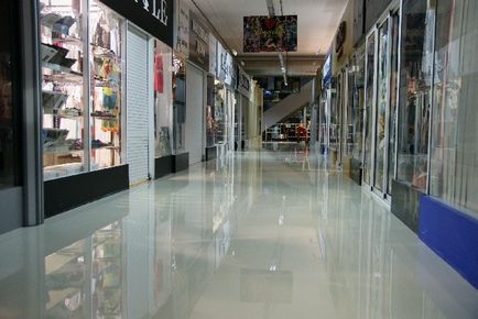 Pardoseala industriala auto-nivelare pentru magazine și puncte de vânzare cu amănuntul (podele turnate din materiale polimerice pret pentru camera Trade Center București pentru a cumpăra sediul) Pardoseala industriala auto-nivelare pentru magazine și puncte de vânzare cu amănuntul