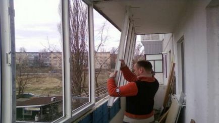 Ferestre glisante la balcon cu mâinile cum să eliminați, pentru a regla, cald (alunecare) ferestre glisante la balcon cu mâinile cum să eliminați, pentru a regla, cald