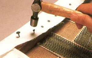Reparare de mobilier tapitat cu propriile sale mâini (cum să repare mobila cu propriile sale mâini) Reparare de mobilier tapitat cu mâinile lor