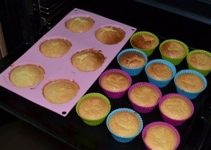 Reteta cheesecakes gustoase de cheag în cuptor (reteta) Rețetă pentru cheesecakes delicioase din brânză de vaci în cuptor