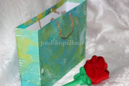 Bazându-se pe ebru apei pe de Anul Nou (nou) Bazându-se pe ebru apă pe an nou
