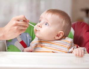 Cum mănâncă copii în vârstă de 4 luni (cât de mult) Cum mănâncă copii în vârstă de 4 luni