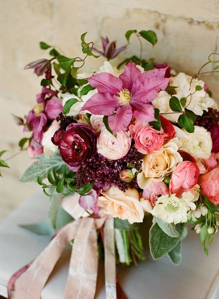 Cu mâinile pe Floristica de nuntă () Cu mâinile pe Floristica de nuntă