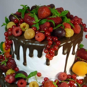 Tort sau cupcakes (comanda un tort) Tort sau brioșe