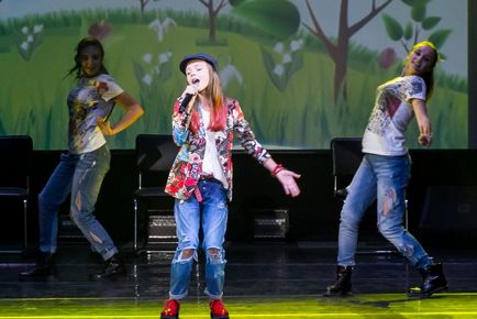 ateliere de creație Teatrul de a recruta noi stele (pop) ateliere de creație Teatrul de a recruta noi stele