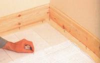 De stabilire gresie de porțelan pe o podea de lemn, zadelkin de master (reparații de design de apartamente) De stabilire gresie de porțelan pe o podea de lemn, zadelkin maestru