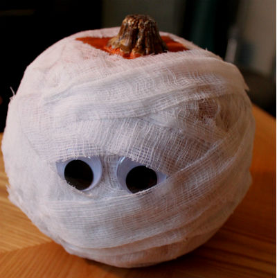 Decorare pentru Halloween cu mâinile lor (modul de a face decoratiuni pentru Halloween) decoratiuni de Halloween pe mâinile ei