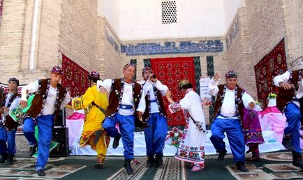 dansuri uzbeci (Uzbek) dansuri uzbeci