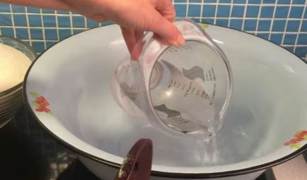 Cinci minute rețete gem blackcurrant (negru) Cinci minute rețete gem de coacăze negre