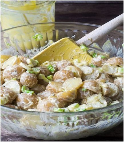 salata delicioasa cu cartofi (cartofi) salata delicioasa cu cartofi